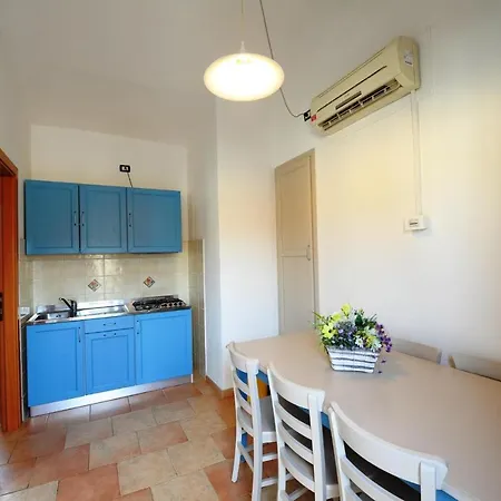 In 22099 Apartment *