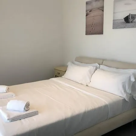 Appartamento *central Lakeside Apt*swimming Pool & Free Parking Peschiera del Garda