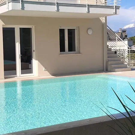 Appartamento *central Lakeside Apt*swimming Pool & Free Parking *