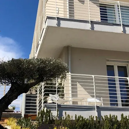 Appartamento *central Lakeside Apt*swimming Pool & Free Parking Peschiera del Garda