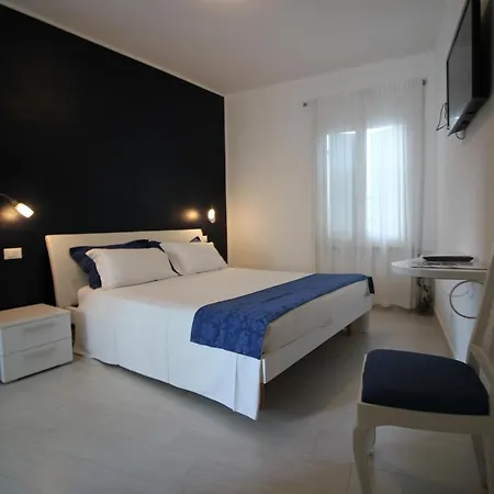 Bed & Breakfast Rooms&breakfast Il Punto... Peschiera del Garda