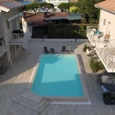 *central Lakeside Apt*swimming Pool & Free Parking Appartamento *