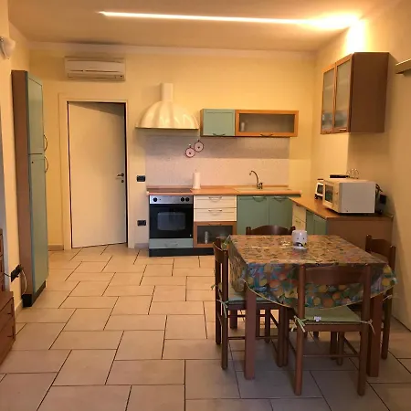 Ferienhaus Kindly Roberta Centro Storico Peschiera,lago Relax Peschiera del Garda