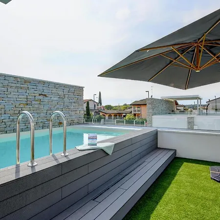 Dolci Luxury Homes Chalet