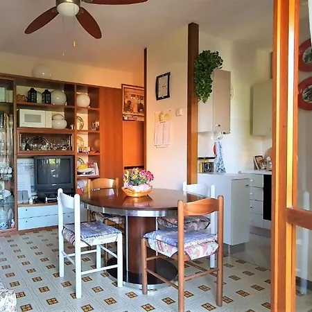 Peschiera - Two Bedroom With Balcony Apartment