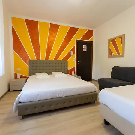Benaco Mavras Hotel