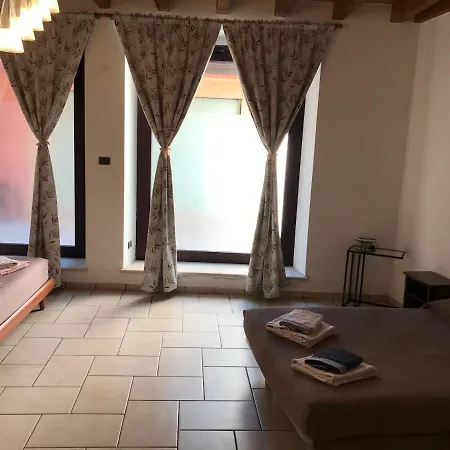 Ferienhaus Kindly Roberta Centro Storico Peschiera,lago Relax *