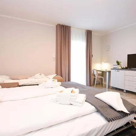 Ranalli Palace Guest house *