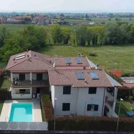 Apartment Timetofreedom With Private Garden & Pool *