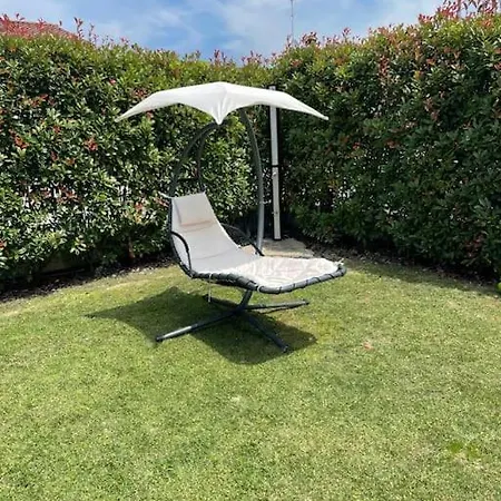 Apartment Timetofreedom With Private Garden & Pool *