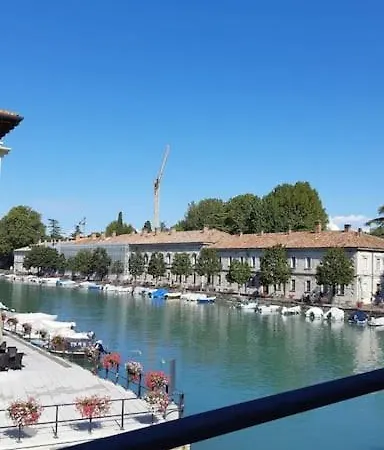 Flat Front Lake With Swimming Pool, Ground Floor Appartamento *