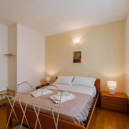 Sweet Lungolago Garibaldi Apartment Peschiera del Garda