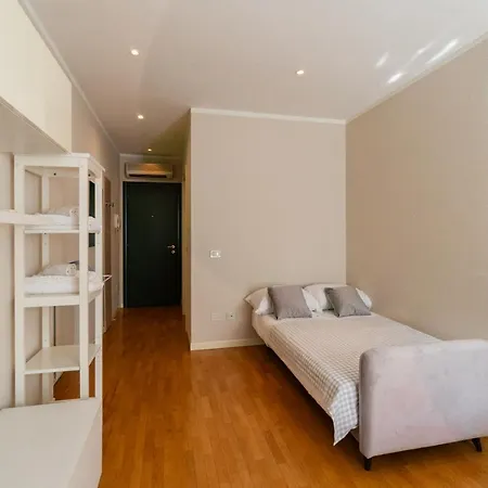 Sweet Lungolago Garibaldi Apartment
