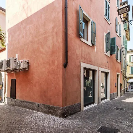 Xenia19 In Pieno Centro Storico * Peschiera del Garda