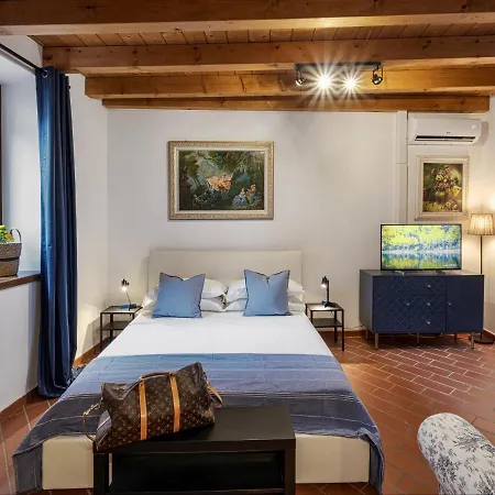 Apartment Xenia19 In Pieno Centro Storico