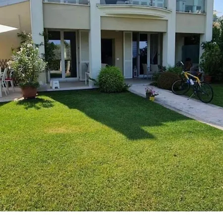 Appartamento Flat Front Lake With Swimming Pool, Ground Floor Peschiera del Garda