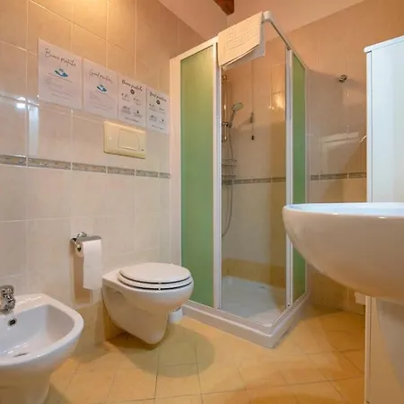 5 Min From Gardaland, With Free Pool Peschiera del Garda