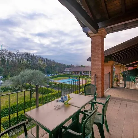 5 Min From Gardaland, With Free Pool Appartamento