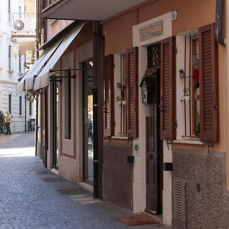Maison d'hôtes Le Finestre Sul Borgo Peschiera del Garda