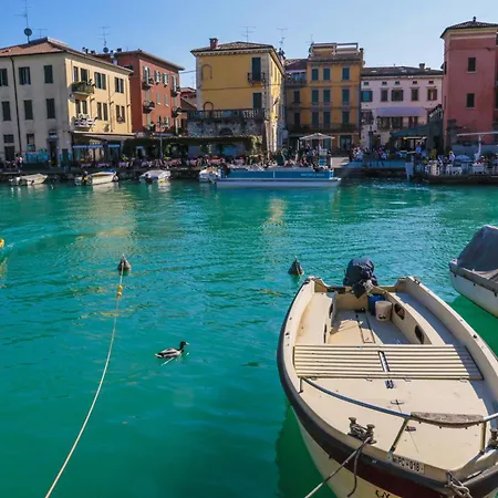 Affittacamere Le Finestre Sul Borgo 3*