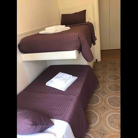 Residenza Giovanni Fronte Lago - Garda Lago Peschiera del Garda
