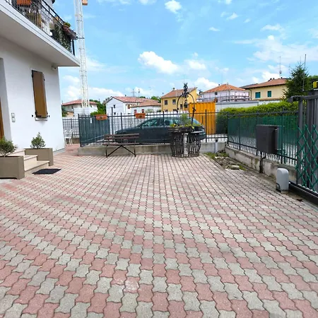 Sg - Casa Laura