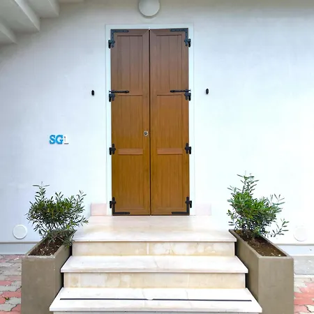 Sg - Casa Laura