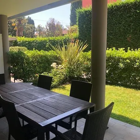 Con Piscina A 5 Minuti Dal Centro Appartamento Peschiera del Garda