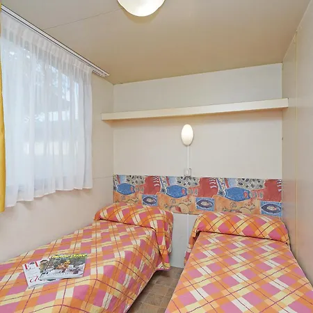 Butterfly Village Acampamento 4*