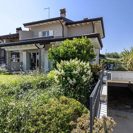 Rita Villa Peschiera del Garda