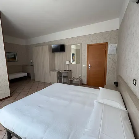 Hotel Bel Sito Peschiera 2*