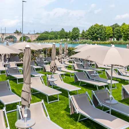 Aurora Aparthotel 3*