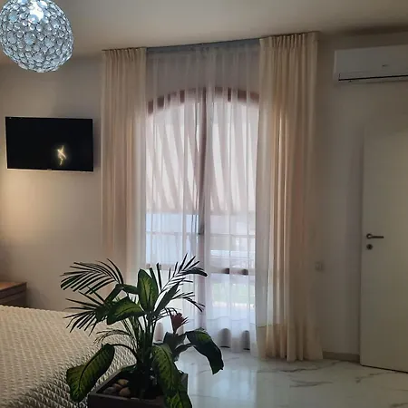 Mini Paradise Apartment *
