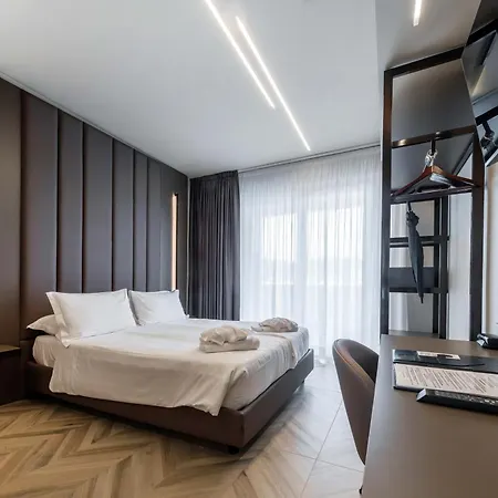 Aurora Aparthotel