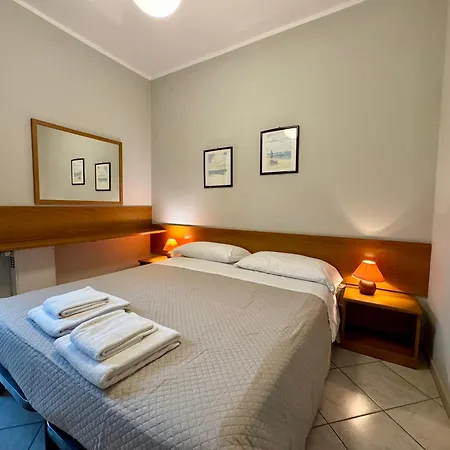 Easy Peschiera Apartment *