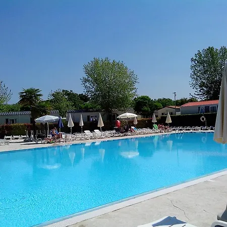 Acampamento Butterfly Village 4*