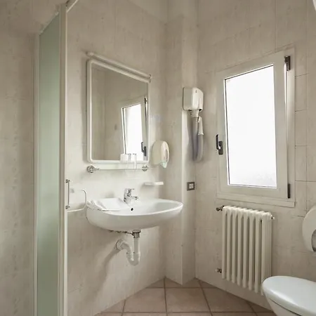 Hotel Bel Sito Peschiera 2*