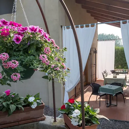 Country house Cascina Girolda