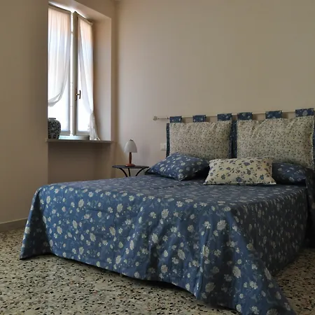 Affittacamere Le Finestre Sul Borgo Peschiera del Garda