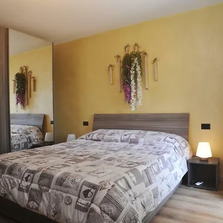 La Casa Dei Nonni Sul Garda Gasthof Peschiera del Garda