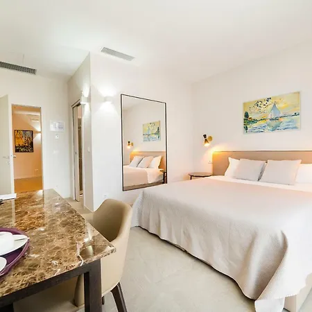 Garda Guest house