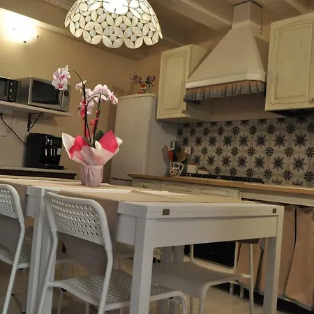 Le Finestre Sul Borgo Maison d'hôtes