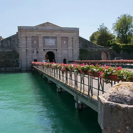 Le Finestre Sul Borgo Affittacamere