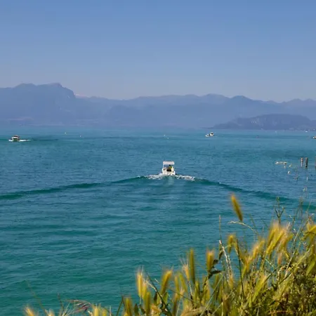 Maison d'hôtes Le Finestre Sul Borgo Peschiera del Garda