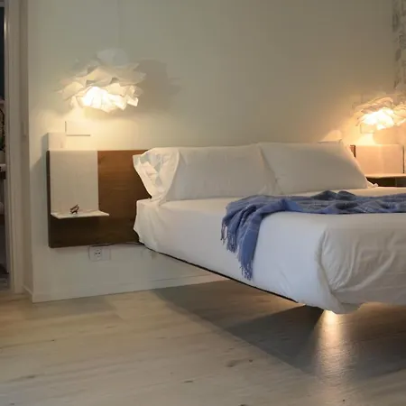 Casa de hóspedes Lugana 9 *
