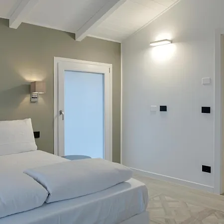 Homingarda - Fine Apartment Peschiera del Garda