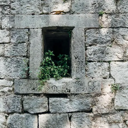 Forte Laghetto - *