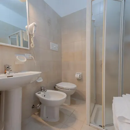 Benaco Mavras Hotel 2*