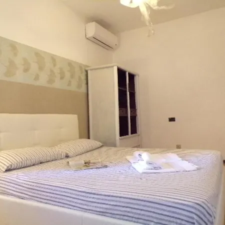 Apartment Villetta Mazzini Front - Happy