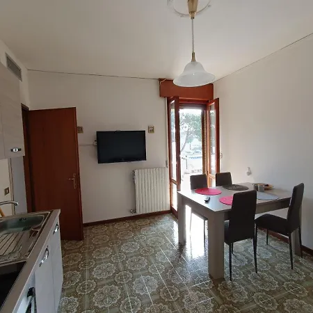 Lungolago Garibaldi Apartment Peschiera del Garda